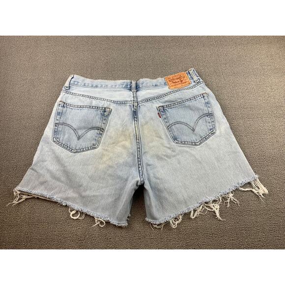 Levi's 560 Men's W36 Light Wash Frayed Hem Denim Cutoff Shorts‎ Casual - Picture 2 of 11